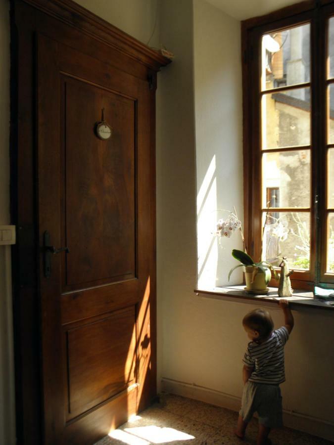Al Vicolo Del Gallo Varallo Bagian luar foto