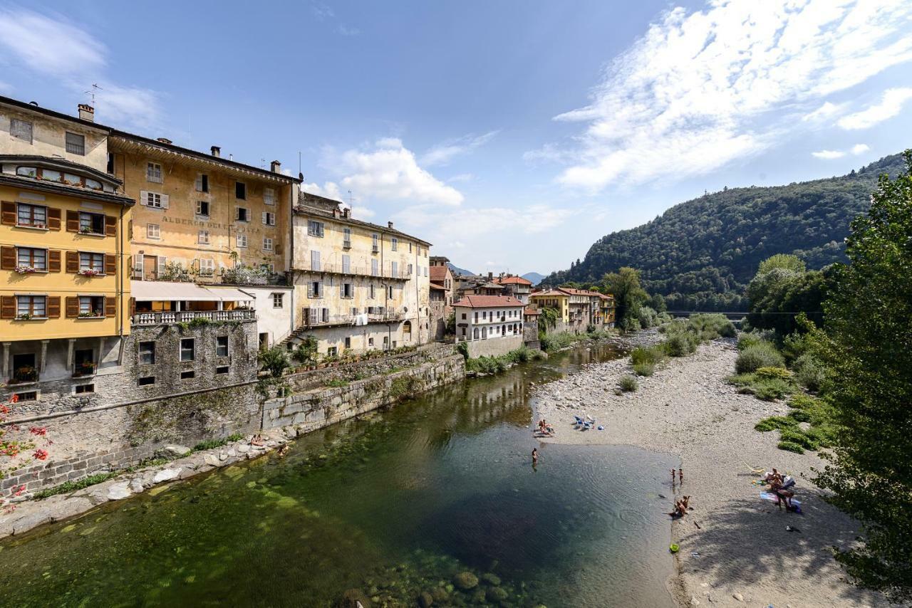 Al Vicolo Del Gallo Varallo Bagian luar foto