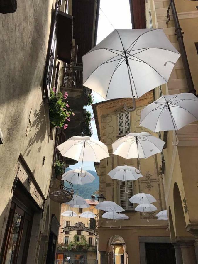 Al Vicolo Del Gallo Varallo Bagian luar foto