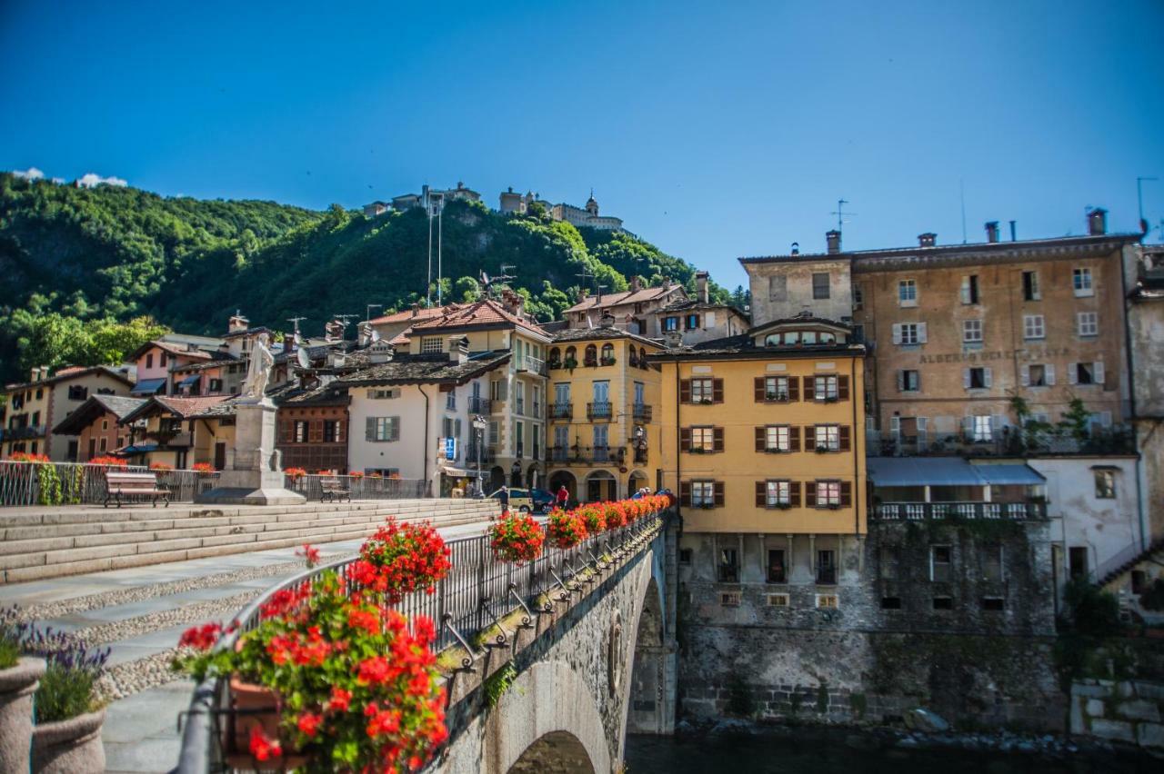 Al Vicolo Del Gallo Varallo Bagian luar foto